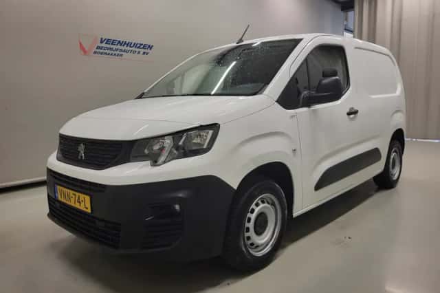 Peugeot Partner (2022) thumbnail 2