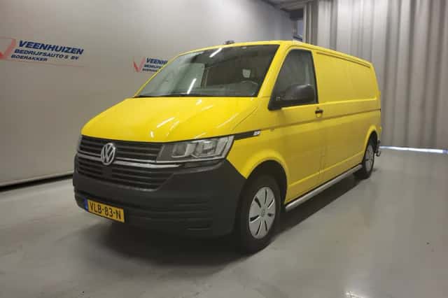 Volkswagen Transporter (2021) thumbnail 2