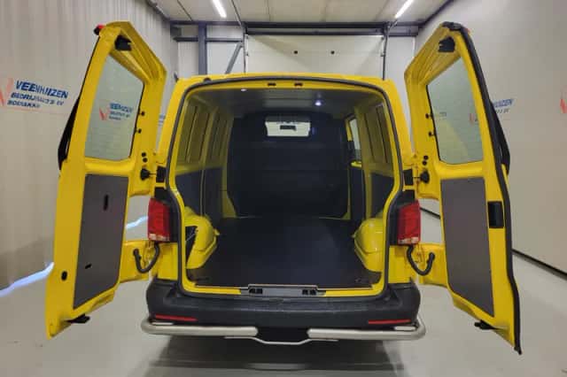Volkswagen Transporter (2021) thumbnail 6