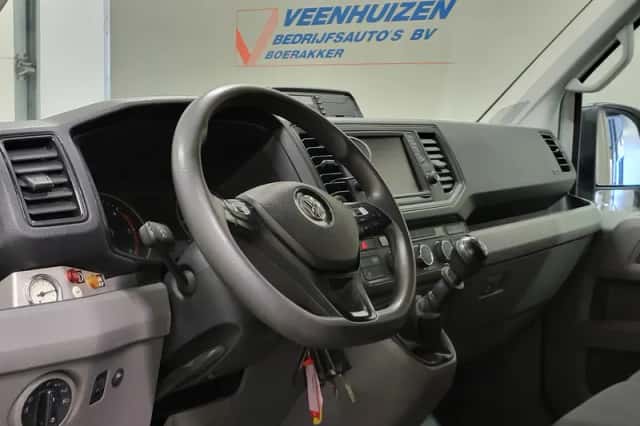 Volkswagen Crafter (2021) thumbnail 4