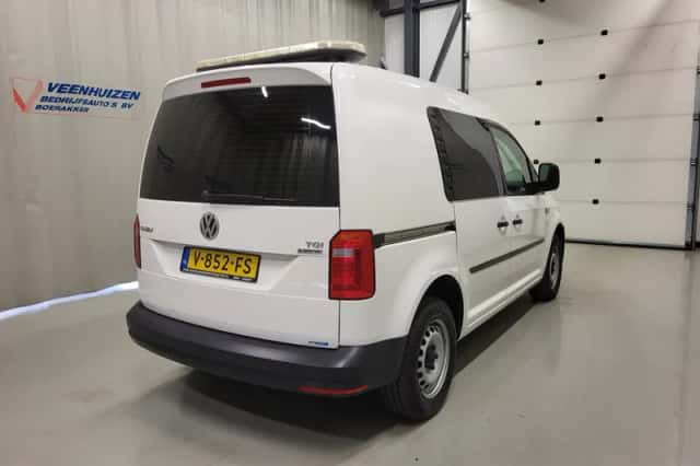 Volkswagen Caddy (2017) thumbnail 3