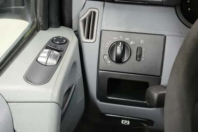 Mercedes-Benz Vito (2005) thumbnail 13