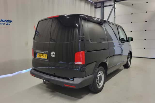 Volkswagen Transporter (2021) thumbnail 3