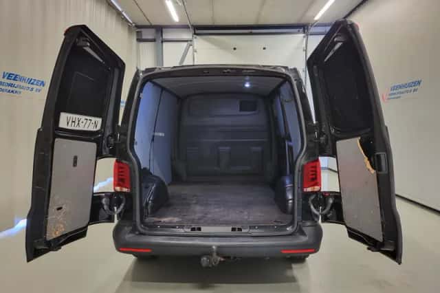 Volkswagen Transporter (2021) thumbnail 6