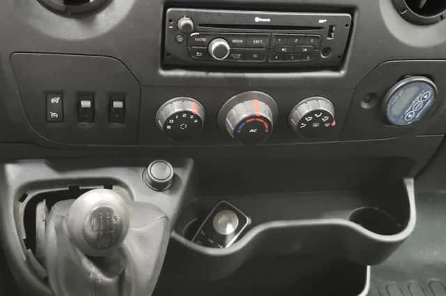 Renault Master (2012) thumbnail 12