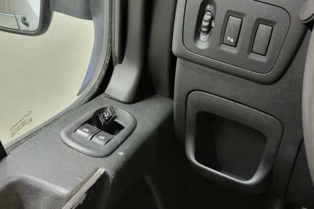 Renault Master (2012) thumbnail 13