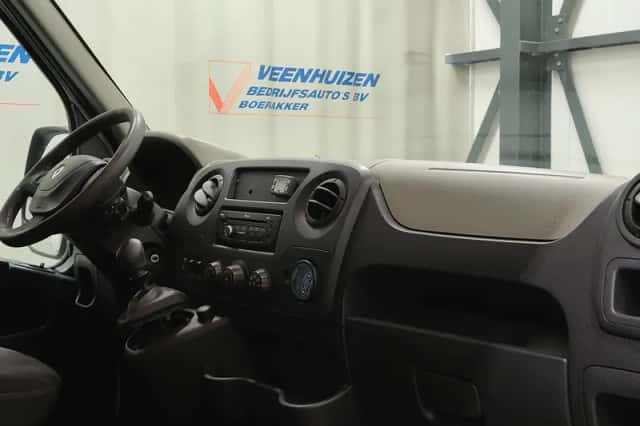 Renault Master (2012) thumbnail 8