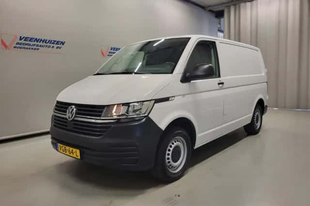Volkswagen Transporter (2020) thumbnail 2