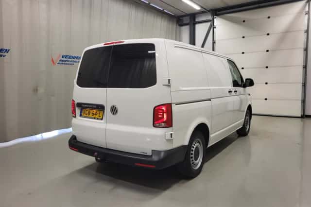Volkswagen Transporter (2020) thumbnail 3
