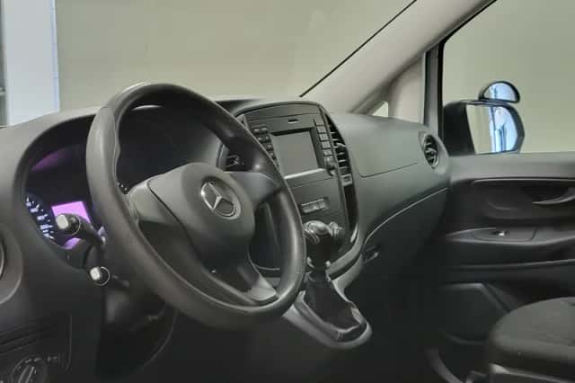 Mercedes-Benz Vito (2019) thumbnail 4