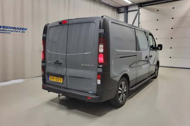 Renault Trafic (2022) thumbnail 3