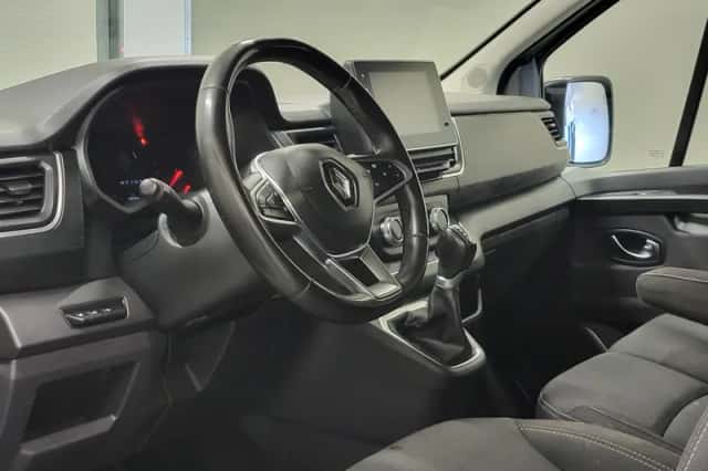 Renault Trafic (2022) thumbnail 4