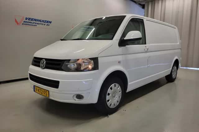 Volkswagen Transporter (2012) thumbnail 2
