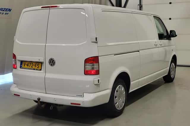 Volkswagen Transporter (2012) thumbnail 3