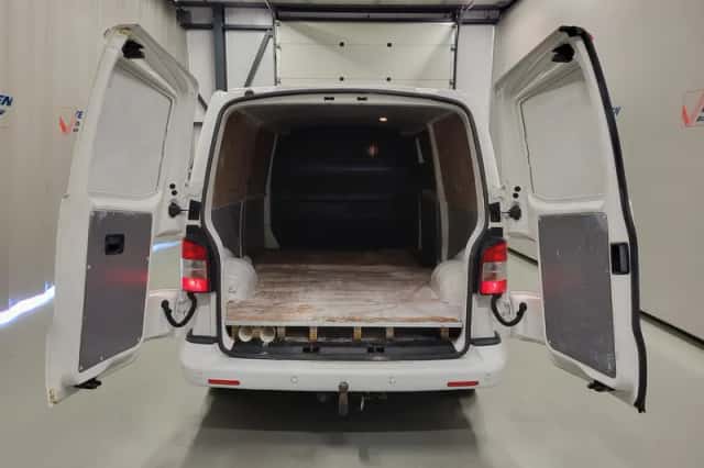 Volkswagen Transporter (2012) thumbnail 6