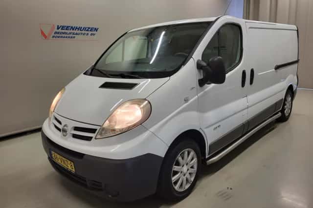 Nissan Primastar (2008) thumbnail 2