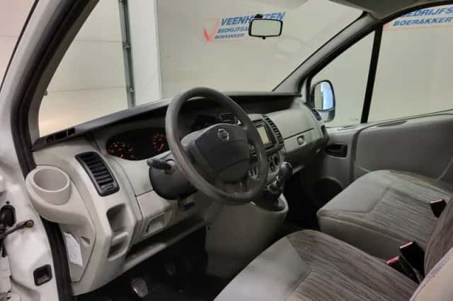 Nissan Primastar (2008) thumbnail 4
