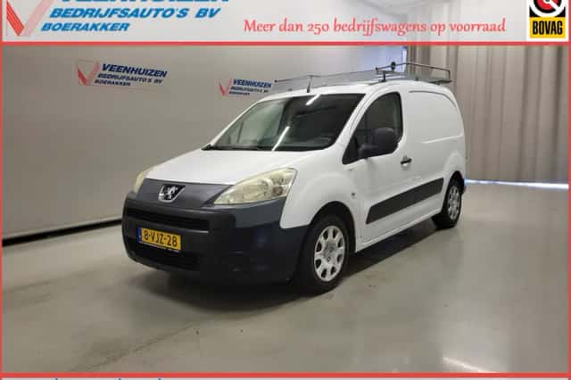 Peugeot Partner (2010) thumbnail 1
