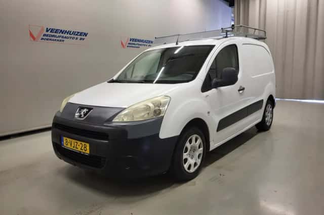 Peugeot Partner (2010) thumbnail 2