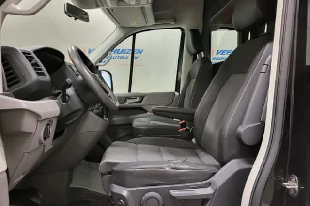 Volkswagen Crafter (2021) thumbnail 5