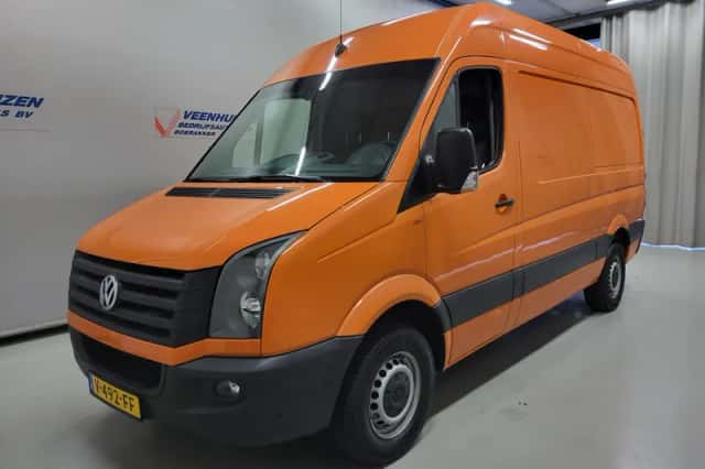 Volkswagen Crafter (2017) thumbnail 2