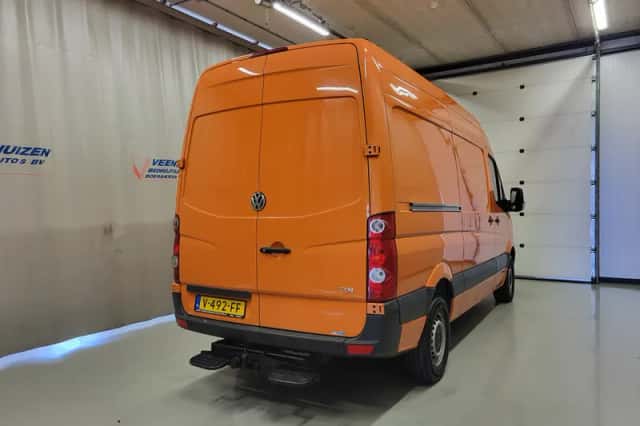 Volkswagen Crafter (2017) thumbnail 3