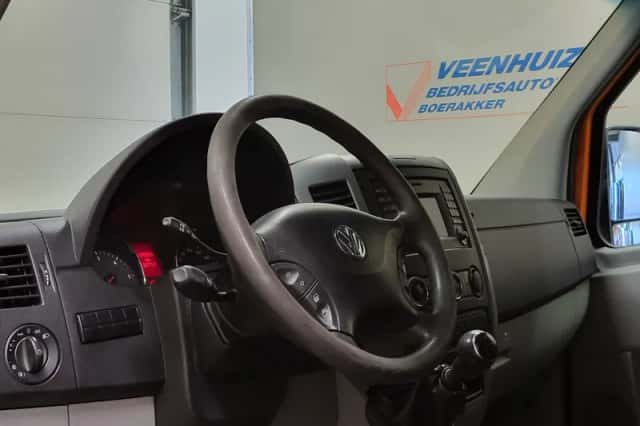 Volkswagen Crafter (2017) thumbnail 4