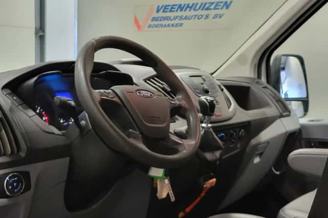 Ford Transit (2018) thumbnail 4