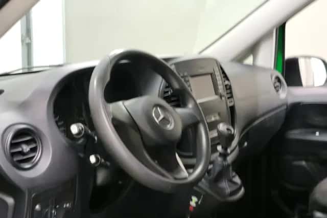 Mercedes-Benz Vito (2019) thumbnail 4