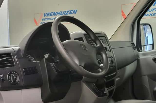 Mercedes-Benz Sprinter (2016) thumbnail 4