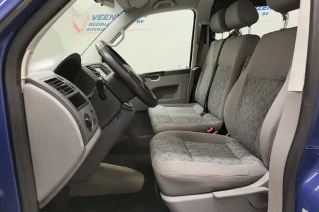 Volkswagen Transporter (2006) thumbnail 5