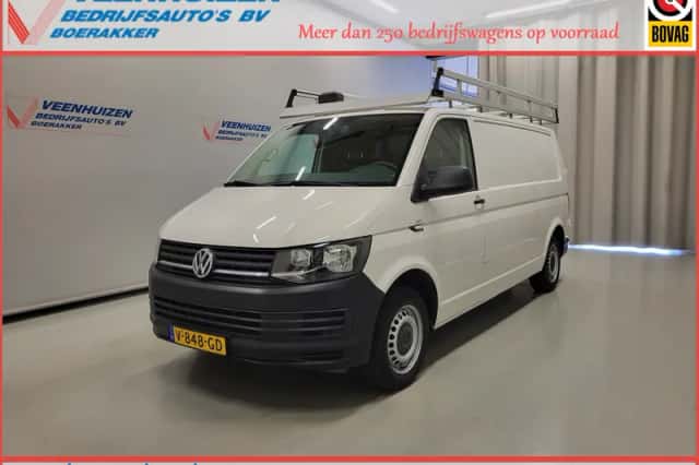 Volkswagen Transporter (2017) thumbnail 1