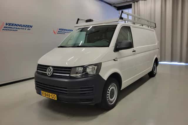Volkswagen Transporter (2017) thumbnail 2