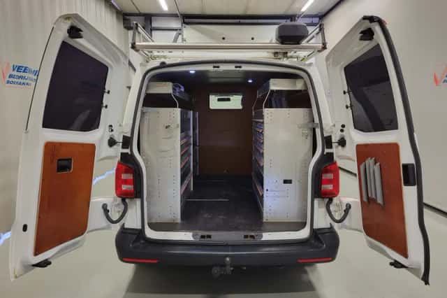 Volkswagen Transporter (2017) thumbnail 6