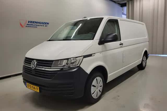 Volkswagen Transporter (2022) thumbnail 2