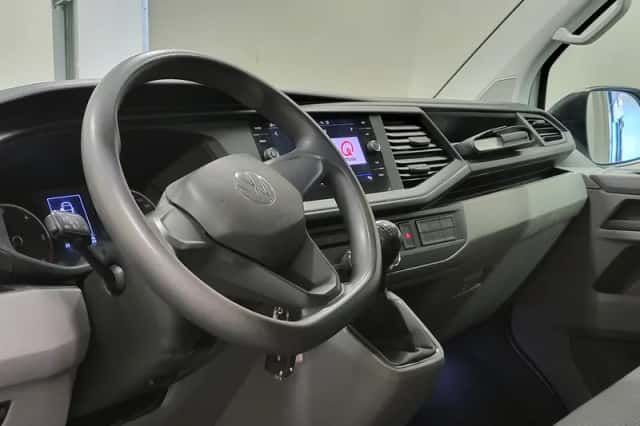 Volkswagen Transporter (2022) thumbnail 4