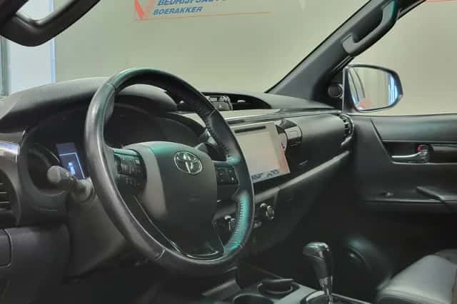 Toyota Hilux (2019) thumbnail 4