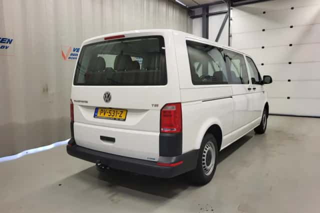 Volkswagen Transporter (2017) thumbnail 3