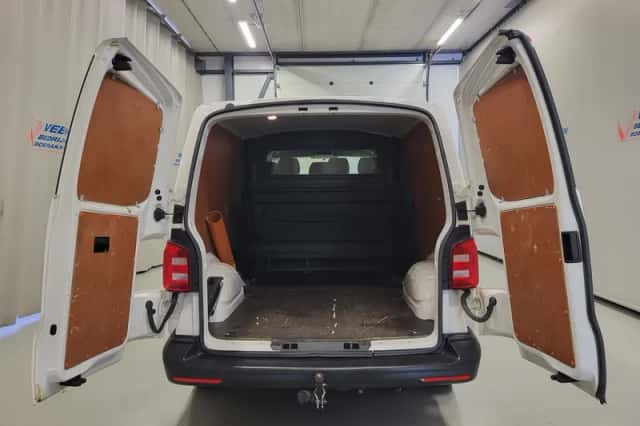 Volkswagen Transporter (2019) thumbnail 6