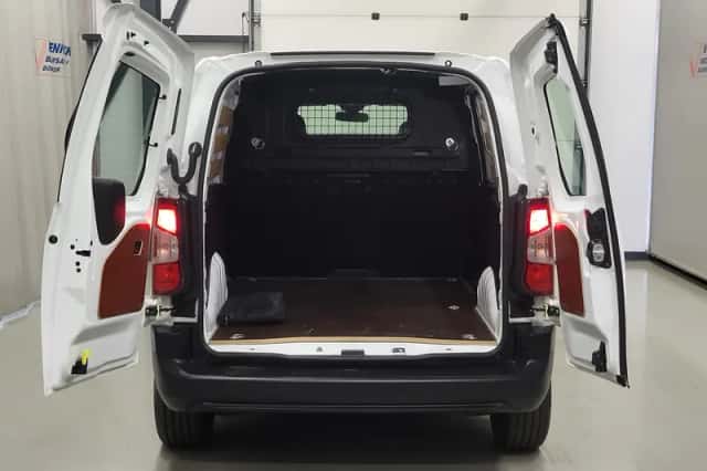 Peugeot Partner (2020) thumbnail 6