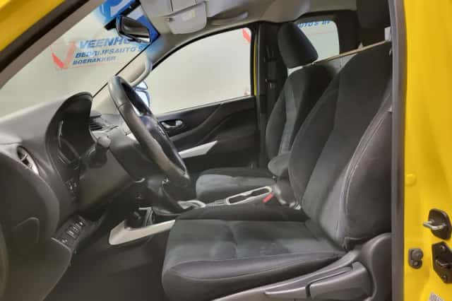 Nissan Navara (2018) thumbnail 5