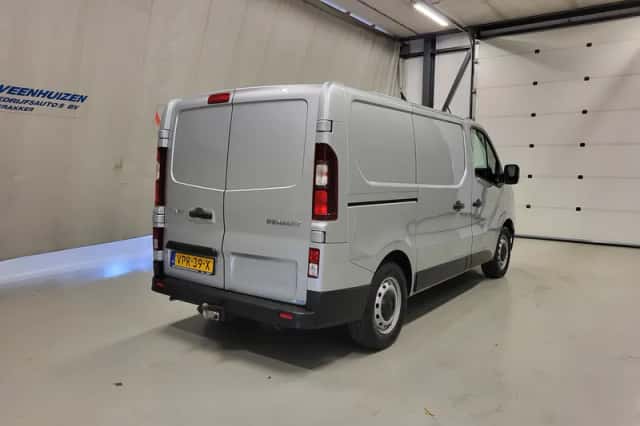 Renault Trafic (2022) thumbnail 3