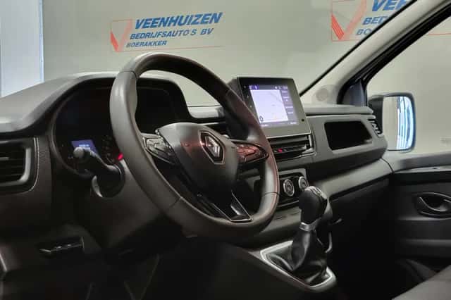 Renault Trafic (2022) thumbnail 4