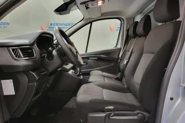 Renault Trafic (2022) thumbnail 5