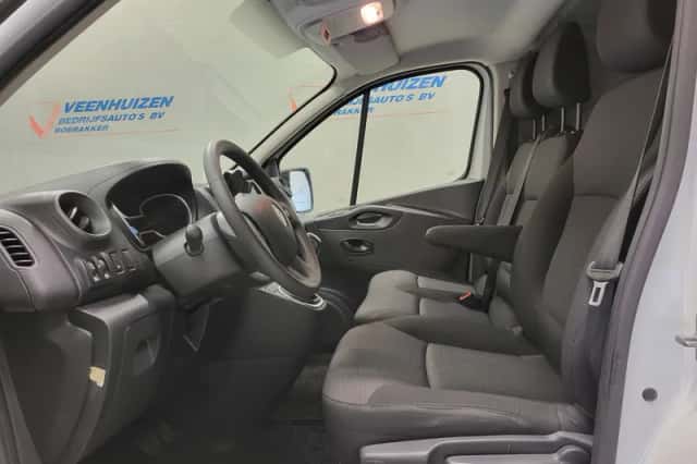 Renault Trafic (2021) thumbnail 5