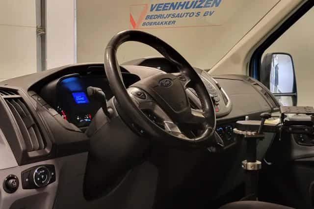 Ford Transit (2017) thumbnail 4