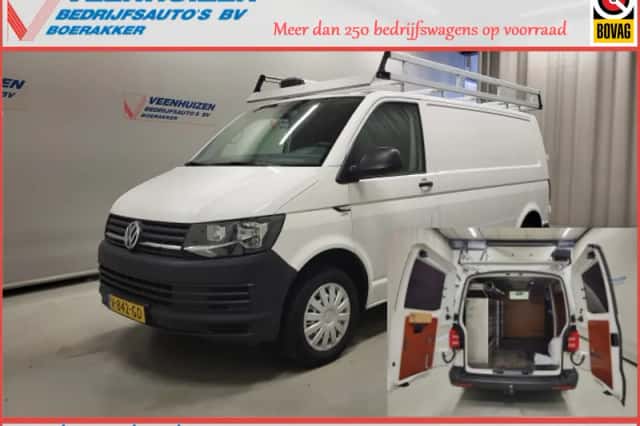 Volkswagen Transporter (2017) thumbnail 1
