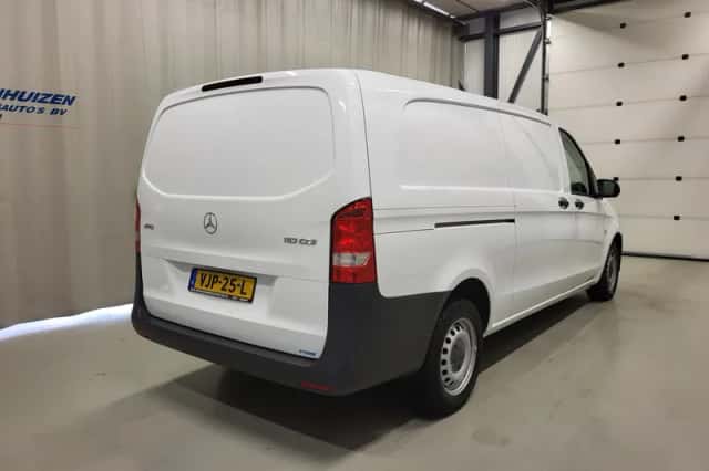 Mercedes-Benz Vito (2021) thumbnail 3