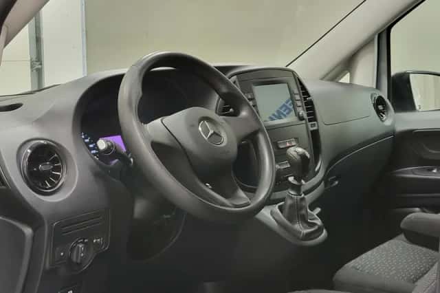 Mercedes-Benz Vito (2021) thumbnail 4