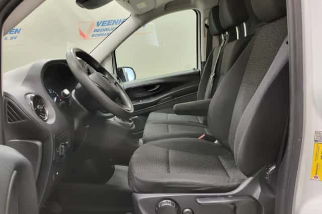 Mercedes-Benz Vito (2021) thumbnail 5